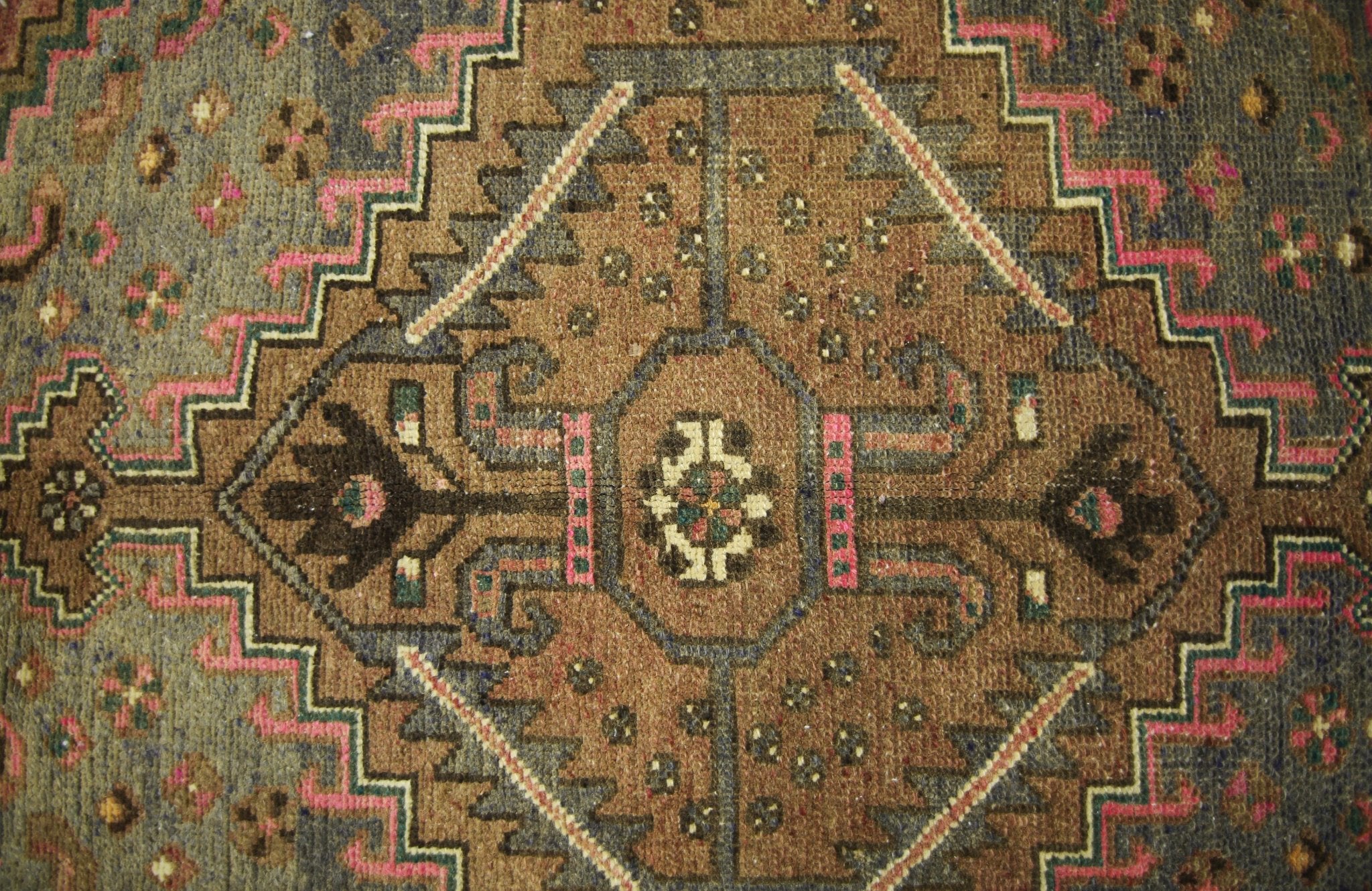 Handmade Vintage Persian Rug | 192 x 124 cm | 6'3" x 4'1" - Najaf Rugs & Textile