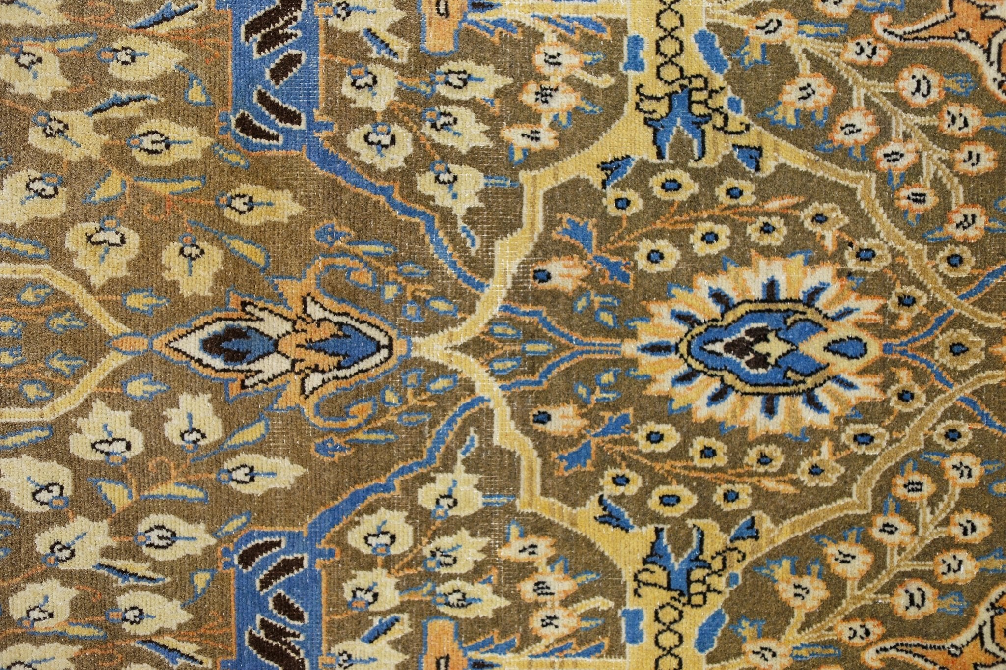 Handmade Vintage Persian Rug | 203 x 132 cm | 6'8" x 4'4" - Najaf Rugs & Textile