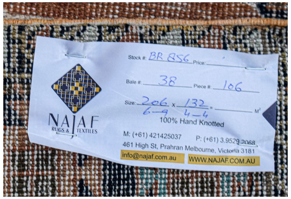 Handmade Vintage Persian Rug | 206 x 132 cm | 6'9" x 4'4" - Najaf Rugs & Textile