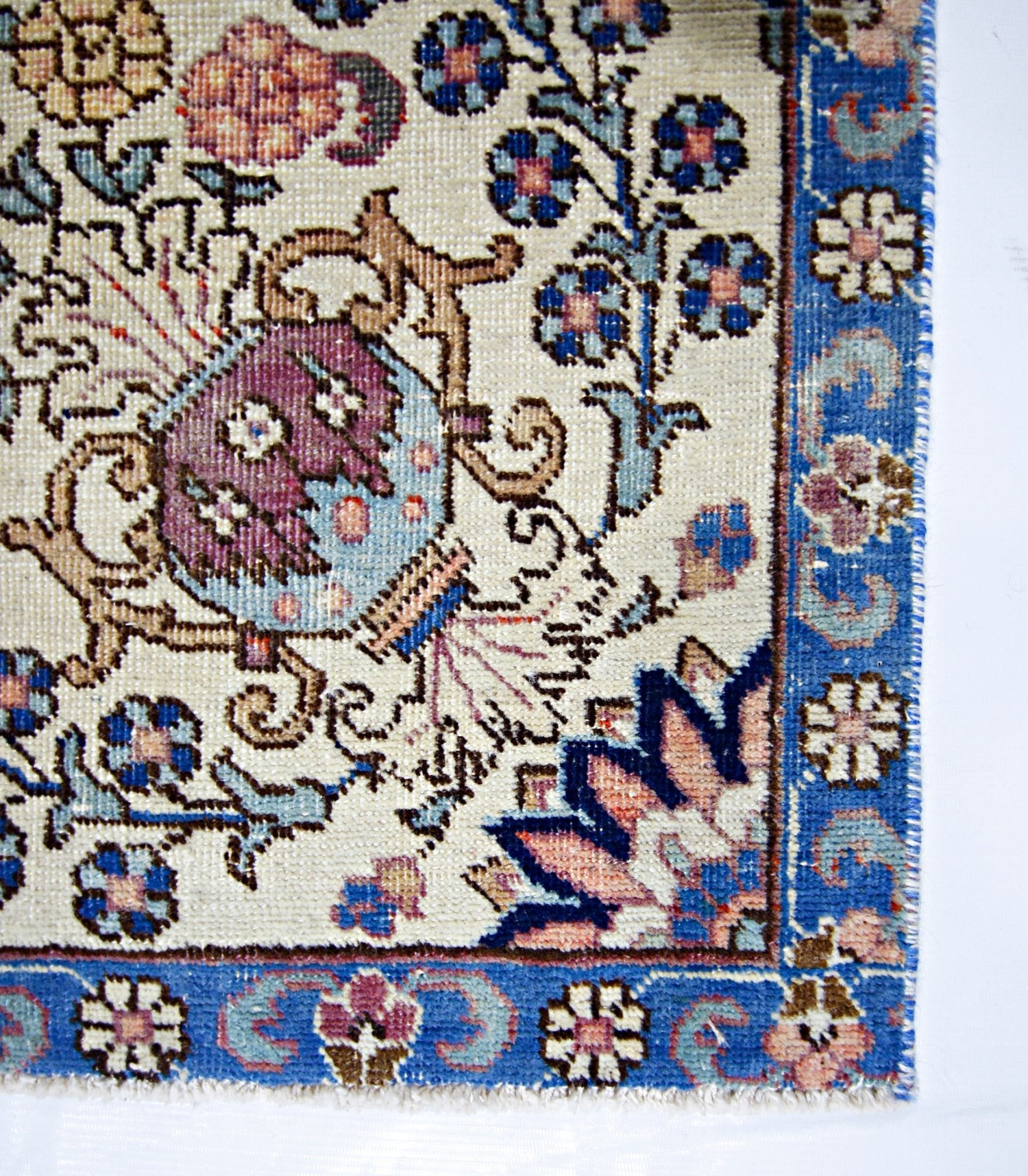 Handmade Vintage Persian Rug | 256 x 151 cm | 8'5" x 5' - Najaf Rugs & Textile