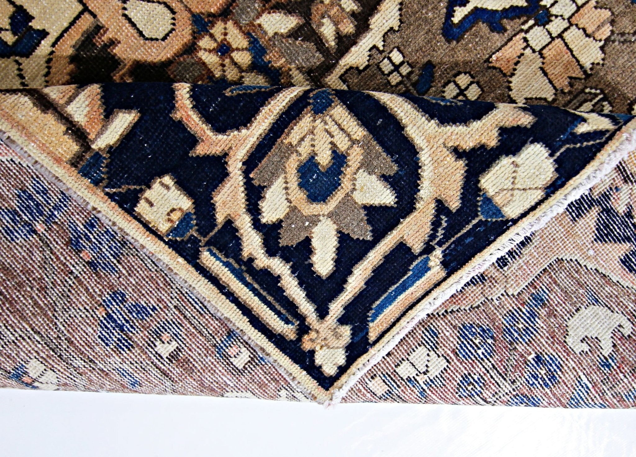 Handmade Vintage Persian Rug | 262 x 147 cm | 8'7" x 4'10" - Najaf Rugs & Textile