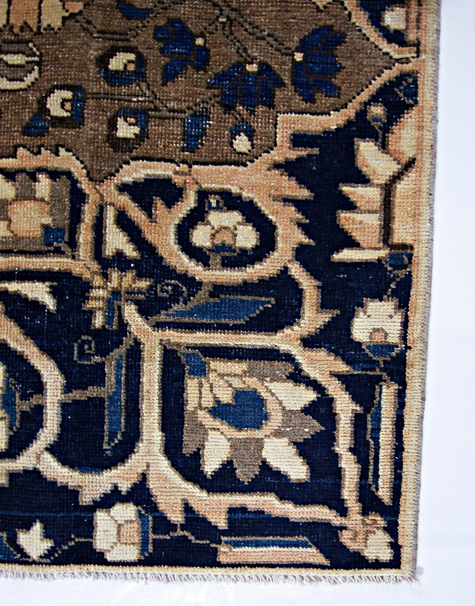 Handmade Vintage Persian Rug | 262 x 147 cm | 8'7" x 4'10" - Najaf Rugs & Textile