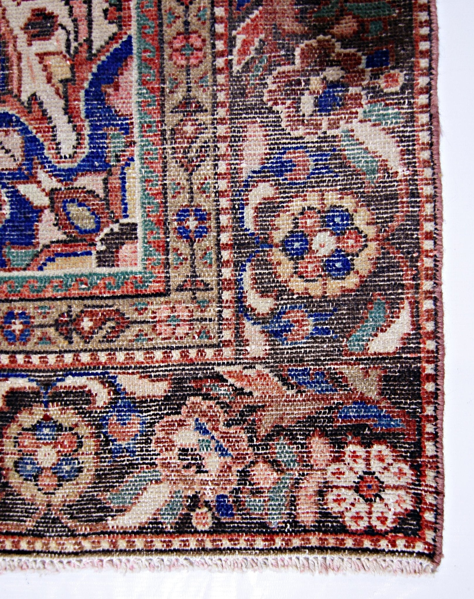 Handmade Vintage Persian Rug | 270 x 155 cm | 8'10" x 5'1" - Najaf Rugs & Textile