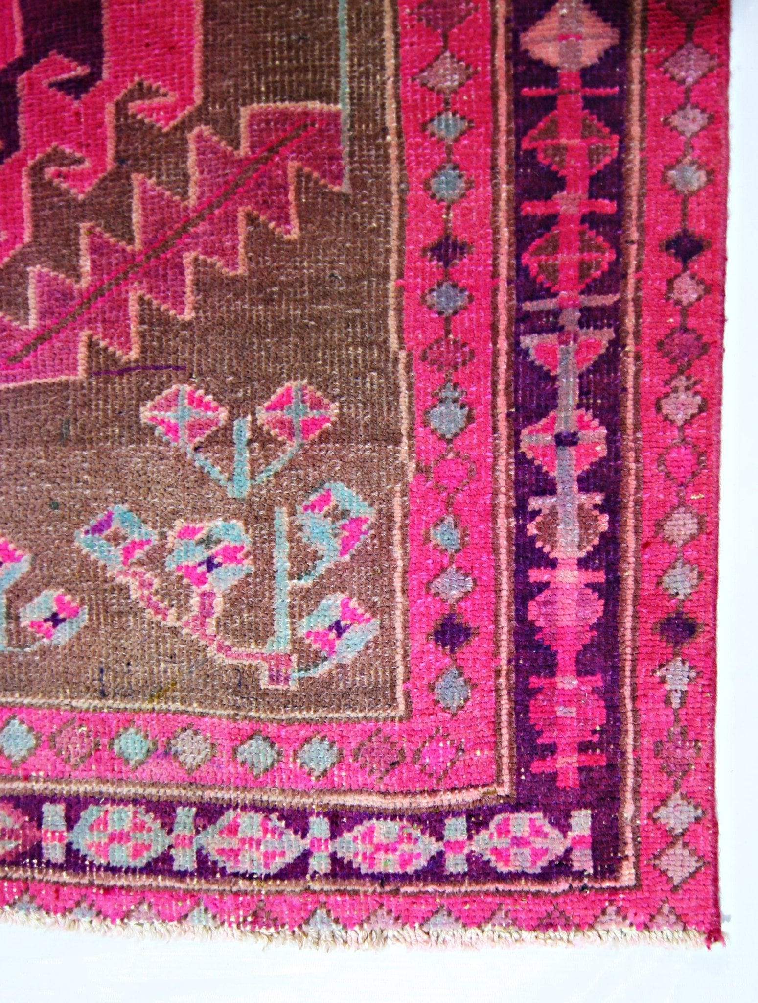 Handmade Vintage Persian Rug | 283 x 128 cm | 9'3" x 4'2" - Najaf Rugs & Textile