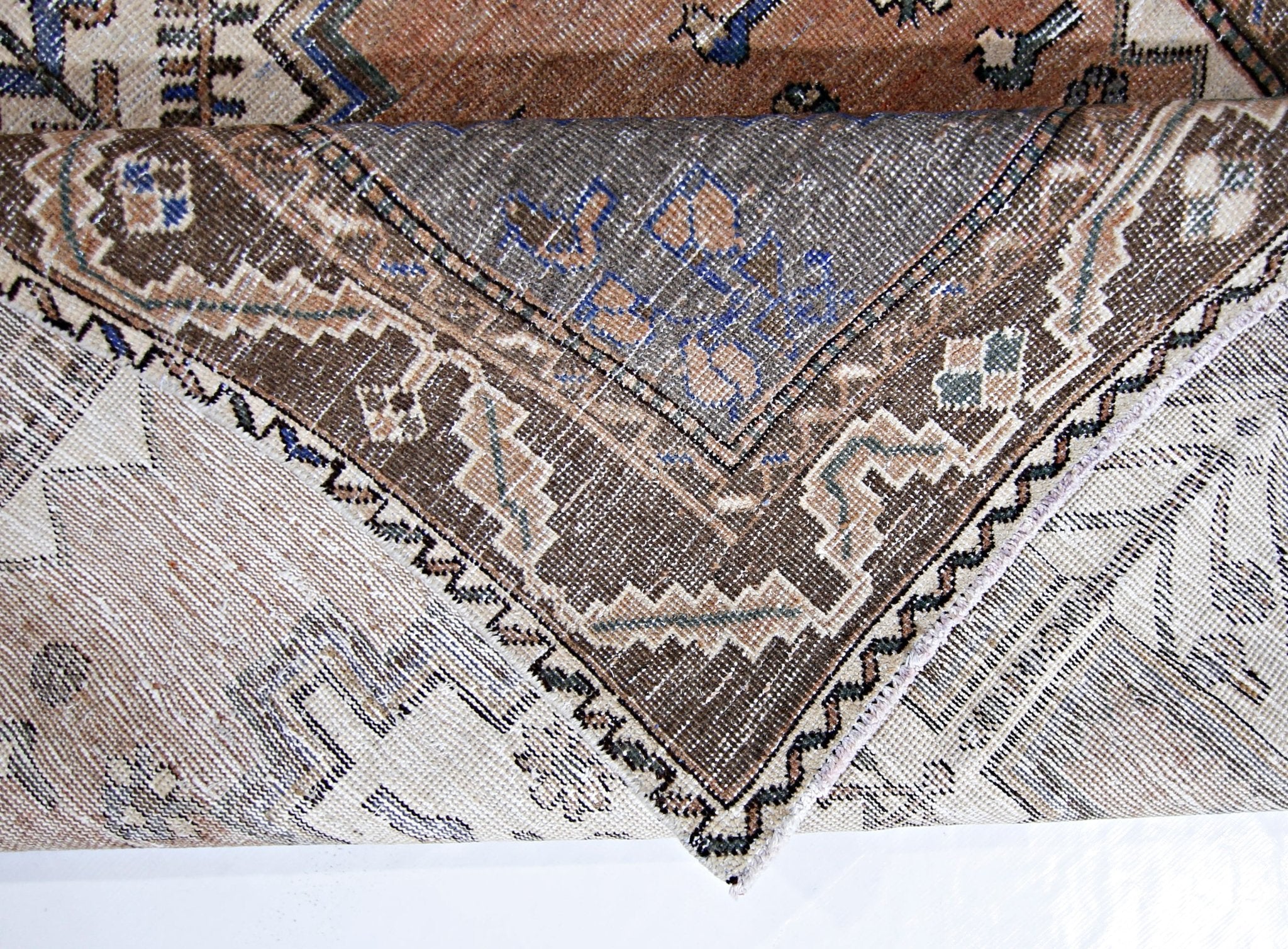 Handmade Vintage Persian Rug | 294 x 149 cm | 9'8" x 4'11" - Najaf Rugs & Textile