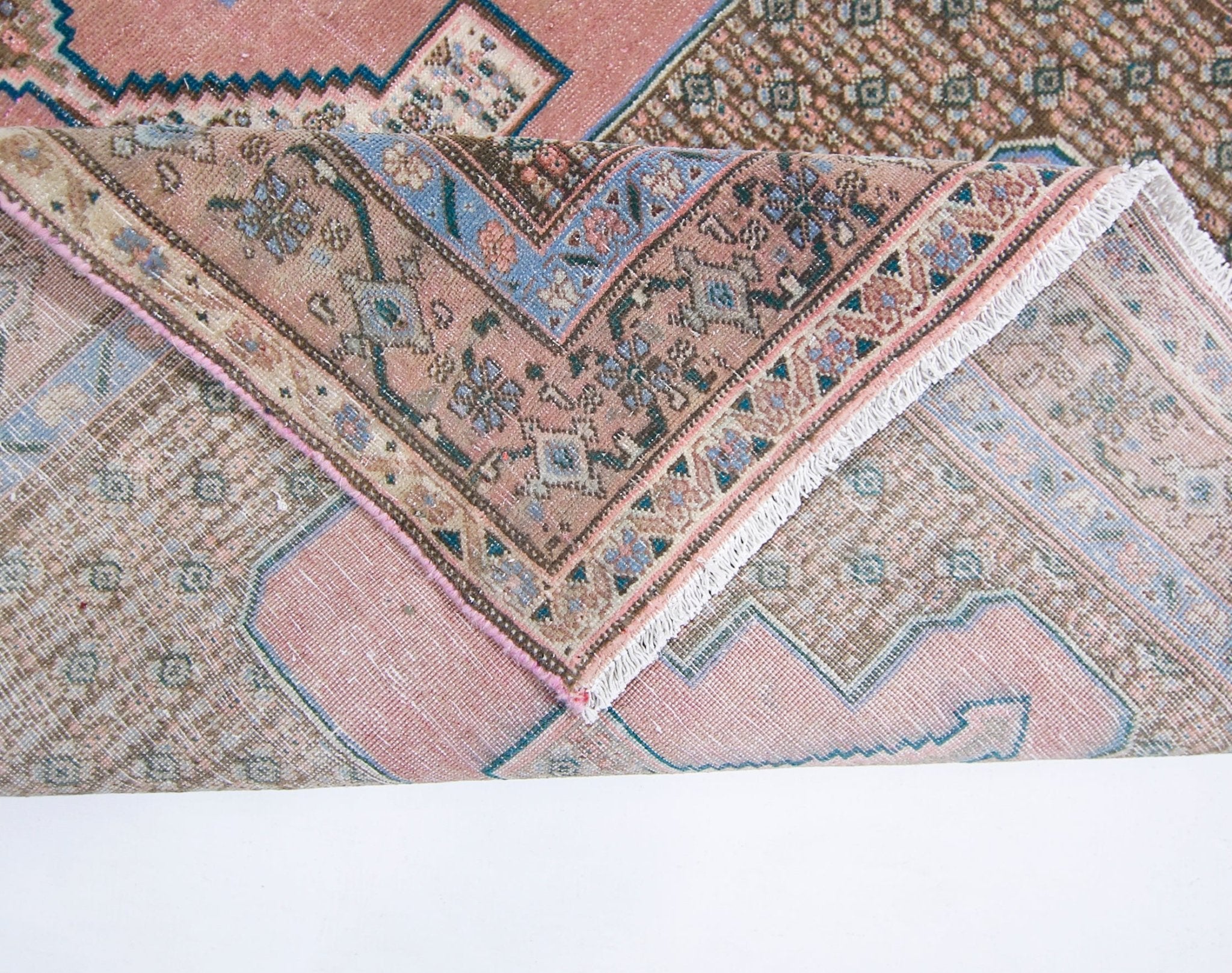 Handmade Vintage Persian Sanandaj Rug | 148 x 122 cm | 4'10" x 4' - Najaf Rugs & Textile