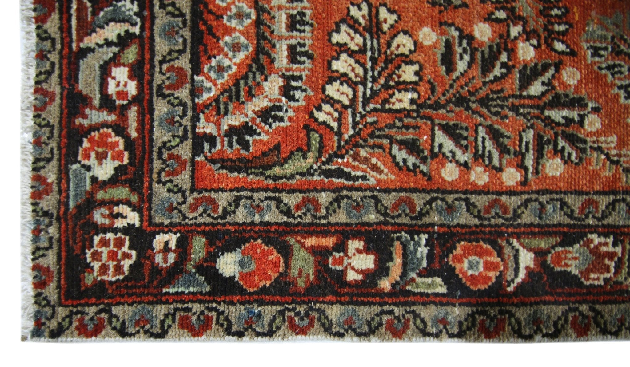 Handmade Vintage Persian Sarouk Hallway Runner | 582 x 80 cm | 19'1" x 2'7" - Najaf Rugs & Textile