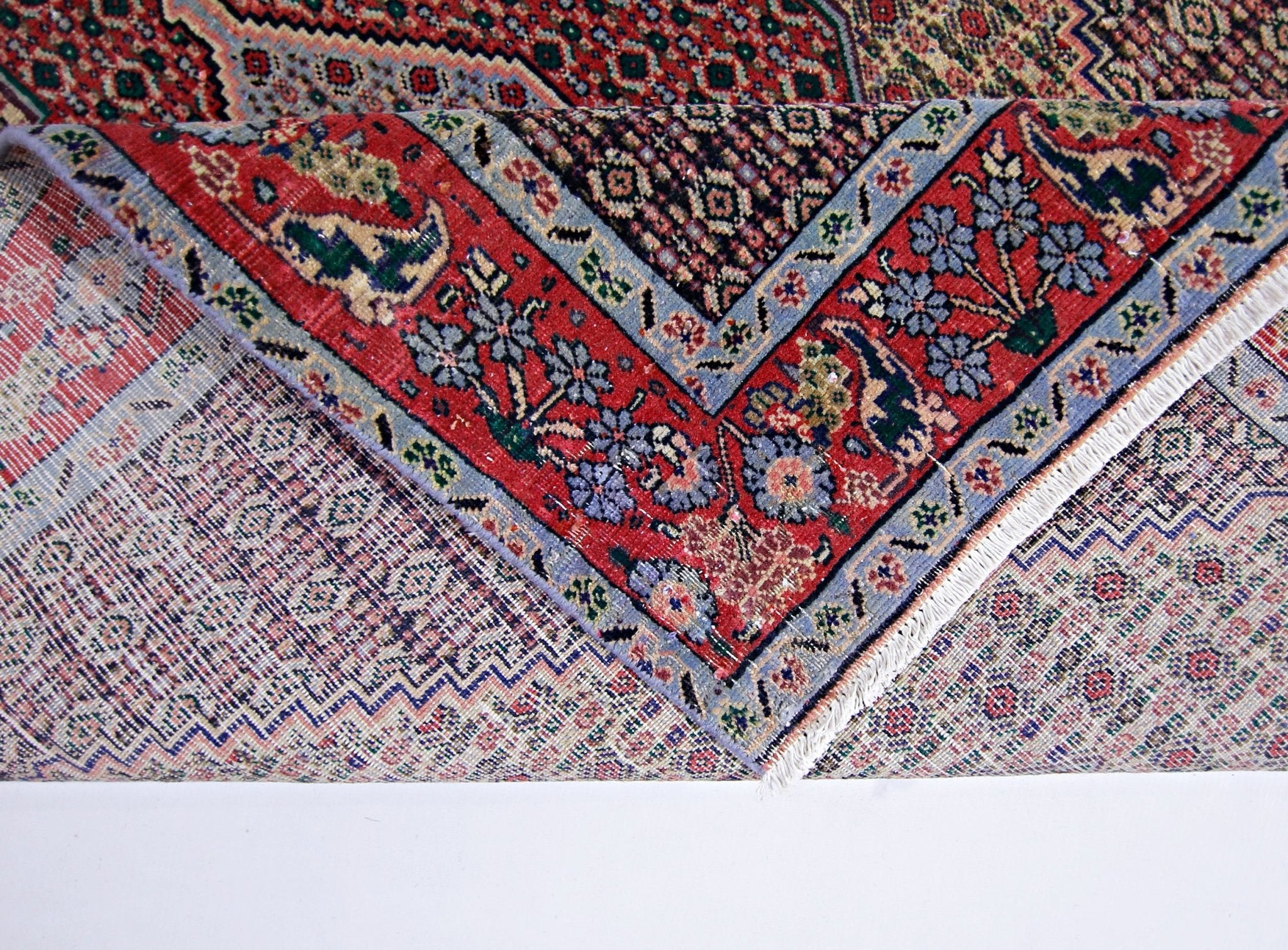 Handmade Vintage Persian Senneh Rug | 160 x 125 cm | 5'3" x 4'1" - Najaf Rugs & Textile