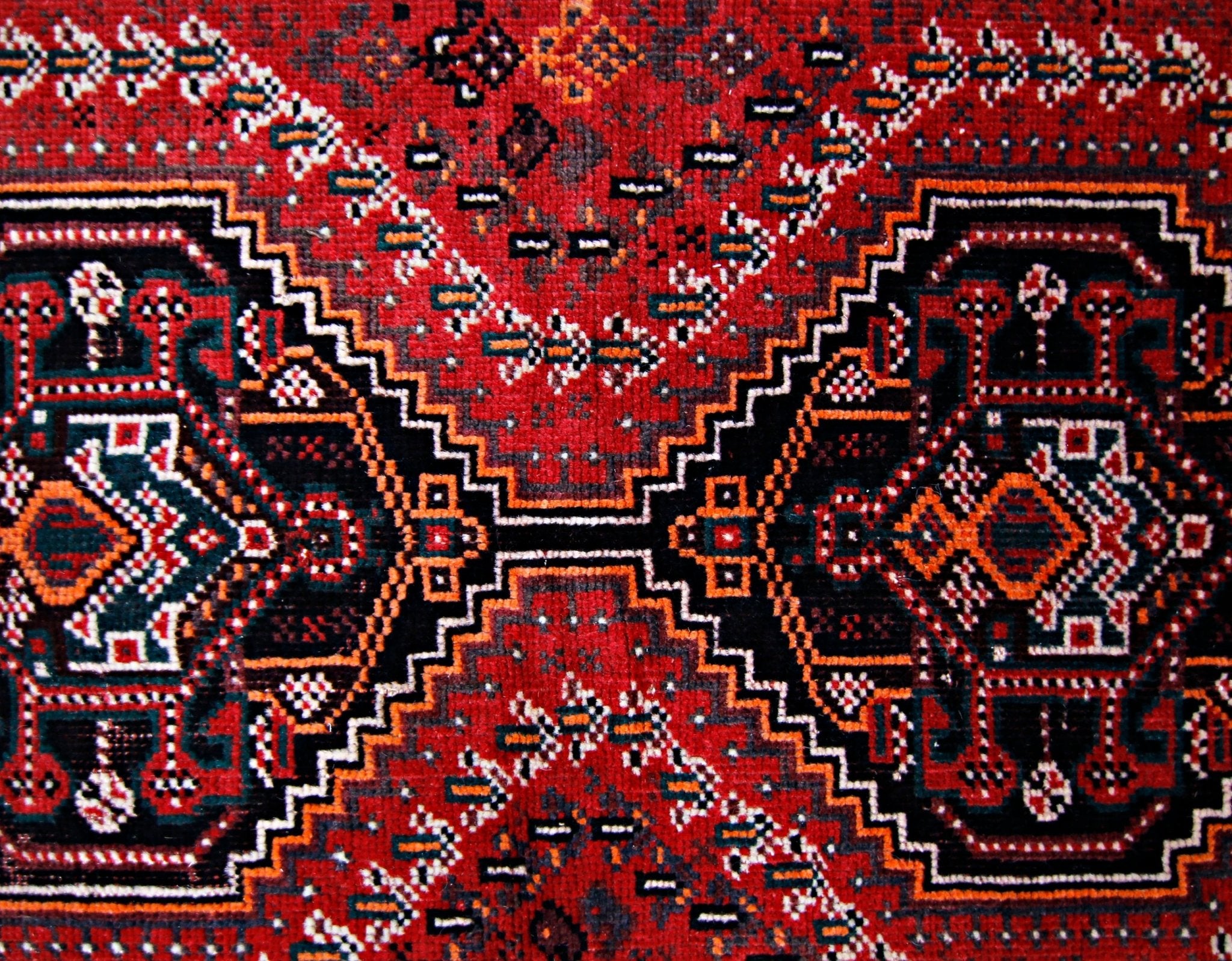 Handmade Vintage Persian Shiraz Rug | 157 x 103 cm | 5'2" x 3'4" - Najaf Rugs & Textile