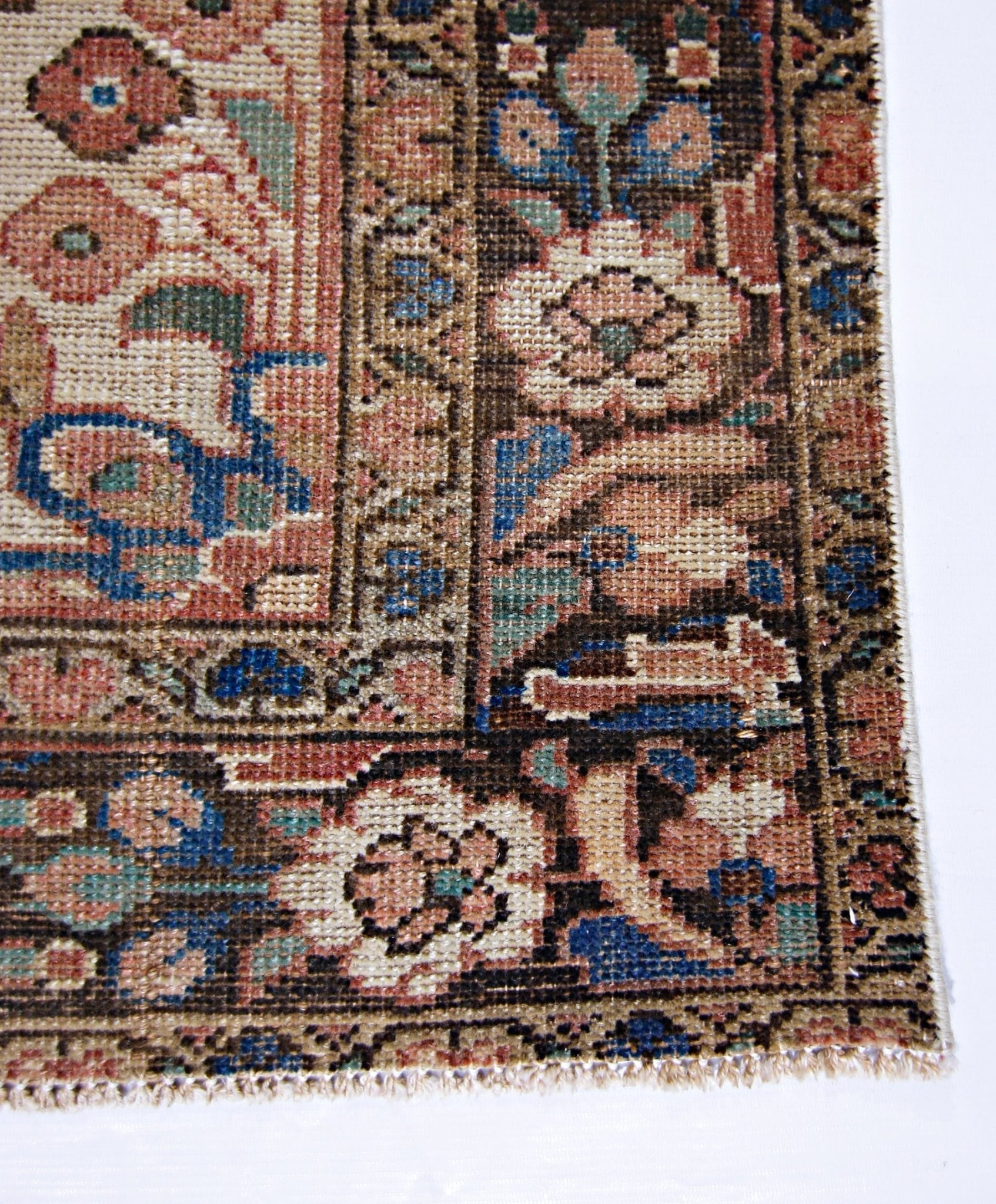 Handmade Vintage Persian Shiraz Rug | 207 x 146 cm | 6'9" x 4'9" - Najaf Rugs & Textile