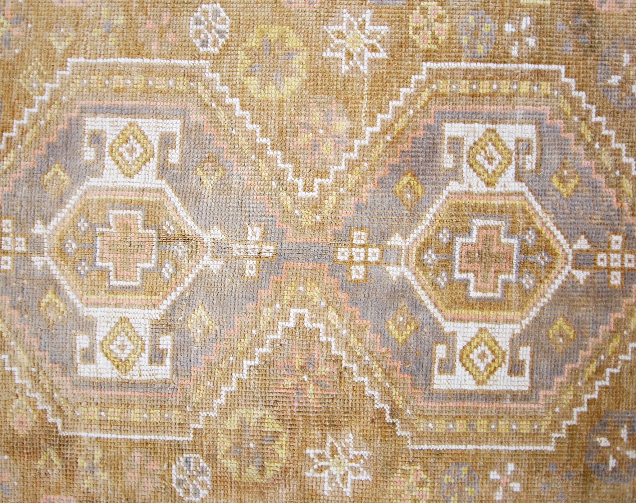 Handmade Vintage Persian Shiraz Rug | 271 x 123 cm | 8'10" x 4' - Najaf Rugs & Textile