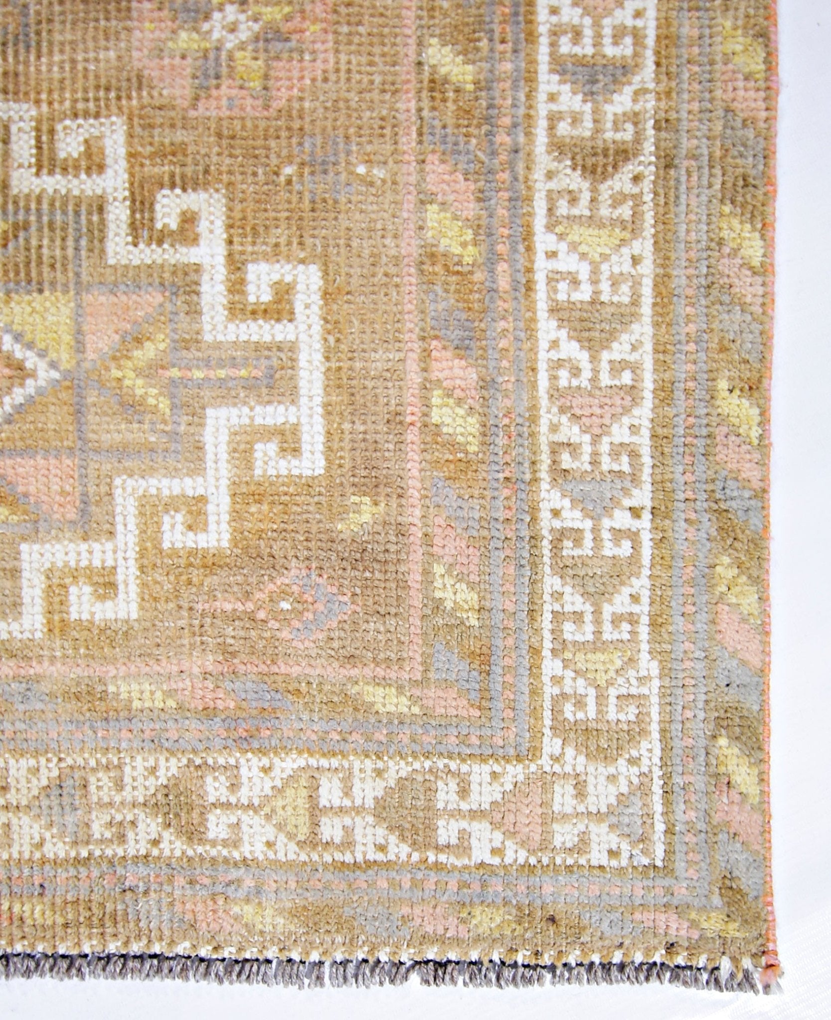 Handmade Vintage Persian Shiraz Rug | 271 x 123 cm | 8'10" x 4' - Najaf Rugs & Textile