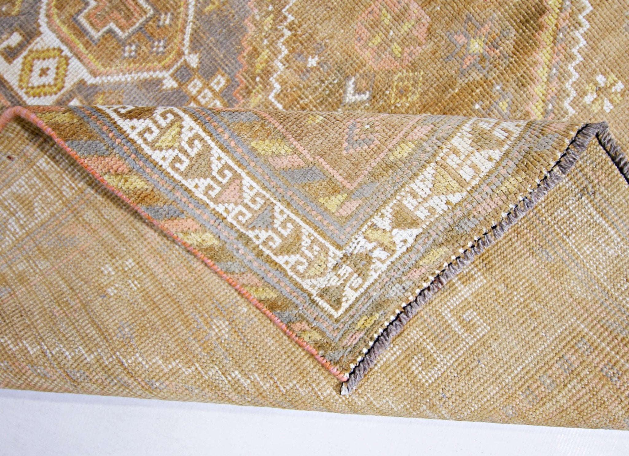 Handmade Vintage Persian Shiraz Rug | 271 x 123 cm | 8'10" x 4' - Najaf Rugs & Textile