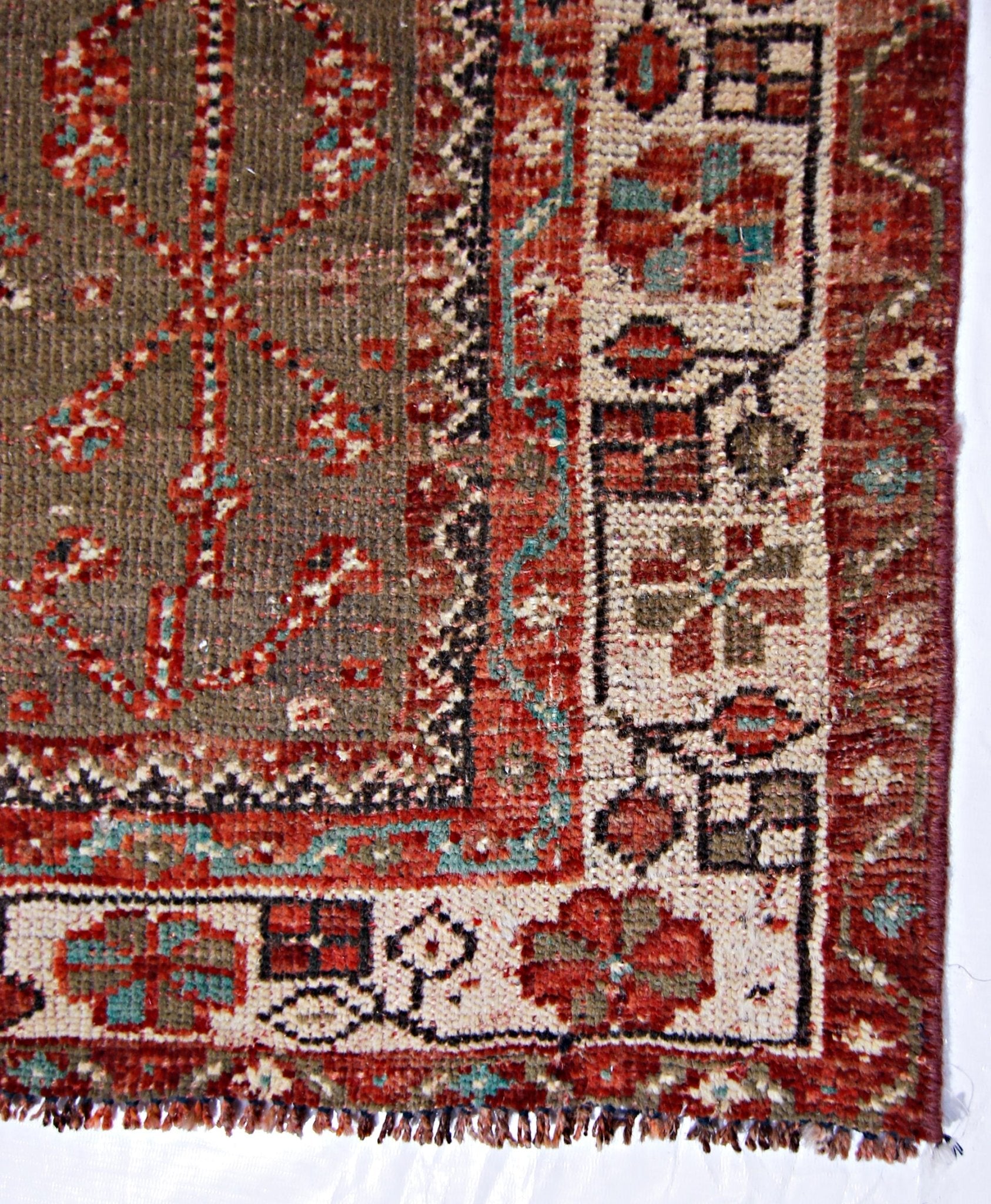 Handmade Vintage Persian Shiraz Rug | 330 x 212 cm | 10'10" x 6'11" - Najaf Rugs & Textile