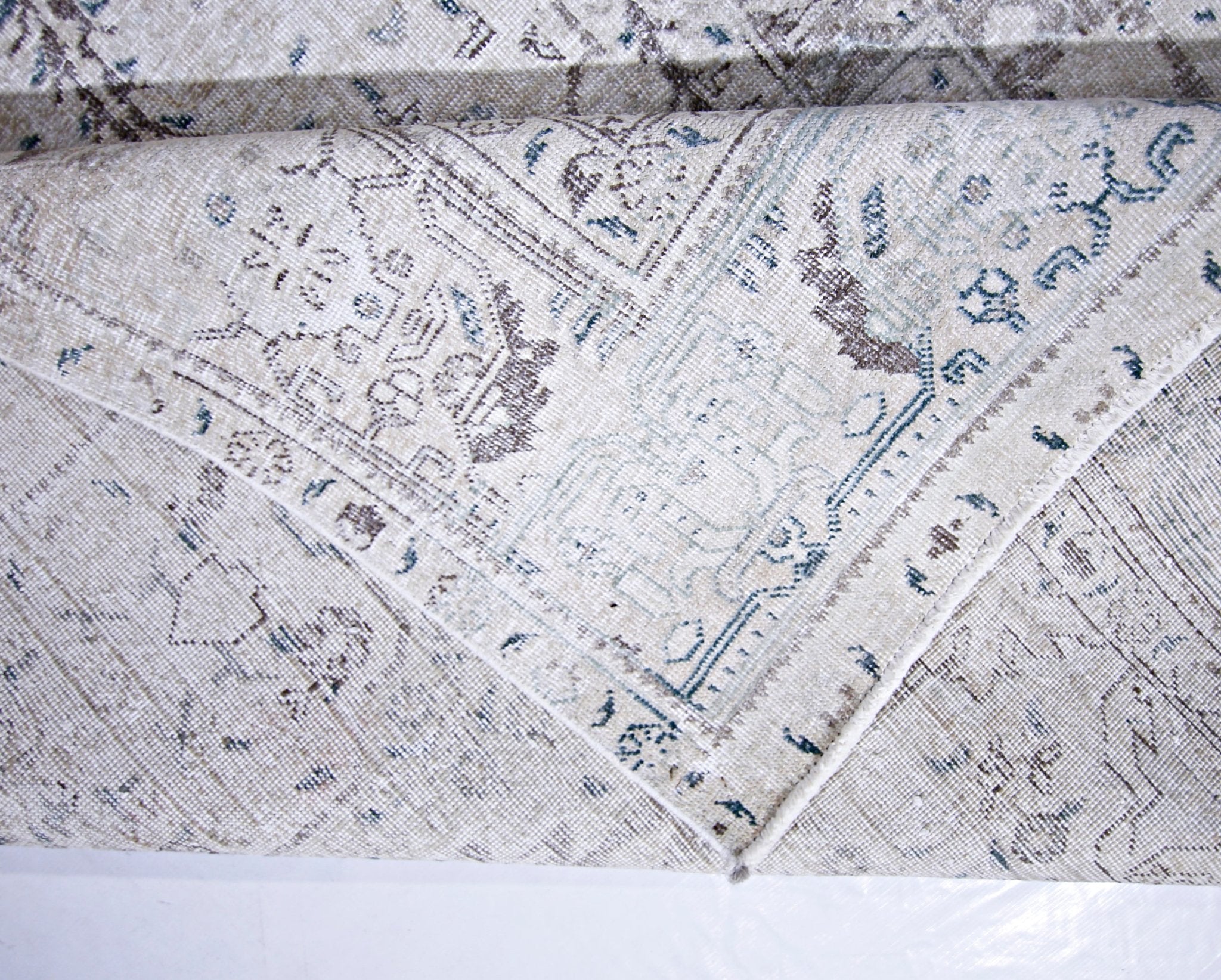 Handmade Vintage Persian Tabriz Rug | 269 x 196 cm | 8'10" x 6'5" - Najaf Rugs & Textile