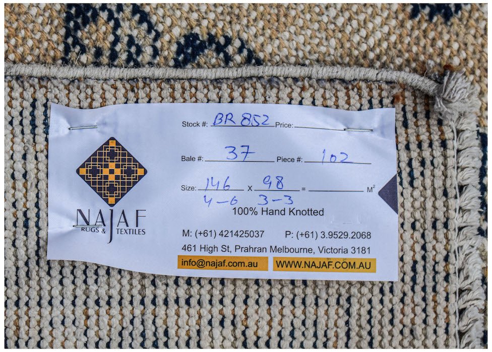 Handmade Vintage Persian Wiss Rug | 146 x 98 cm | 4'10" x 3'3" - Najaf Rugs & Textile