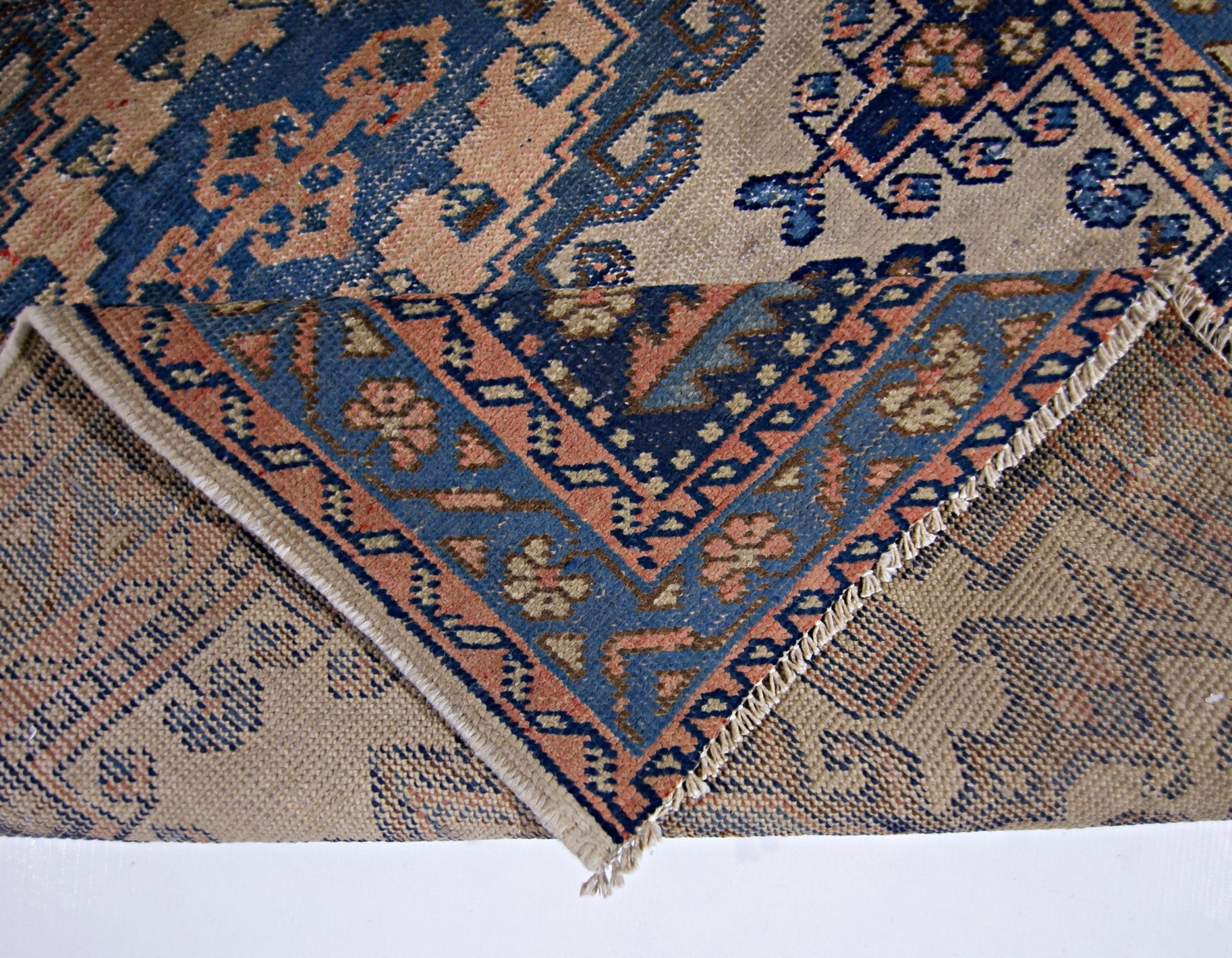 Handmade Vintage Persian Wiss Rug | 154 x 102 cm | 5'1" x 3'4" - Najaf Rugs & Textile