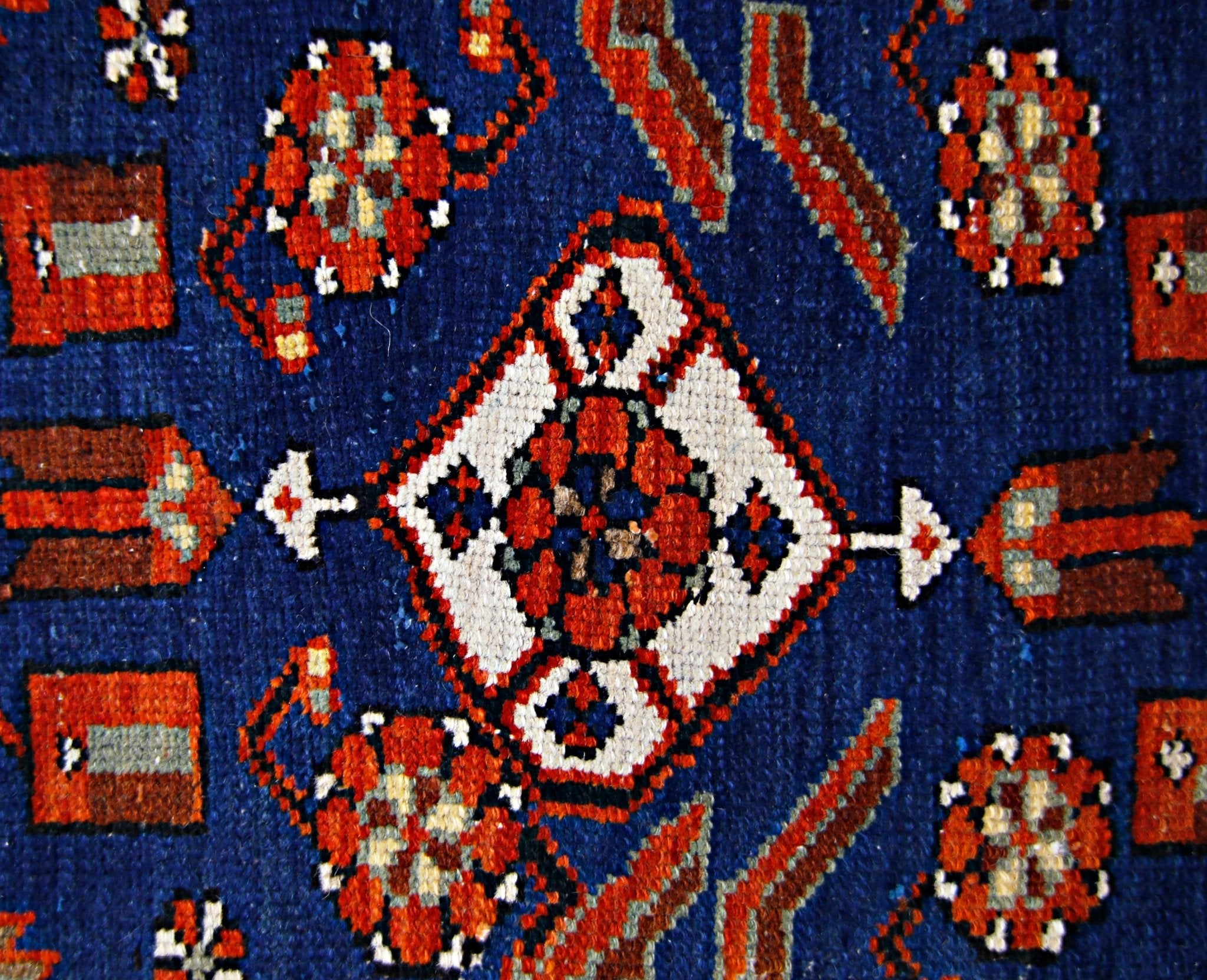 Handmade Vintage Persian Zanjan Rug | 198 x 120 cm | 6'6" x 3'11" - Najaf Rugs & Textile