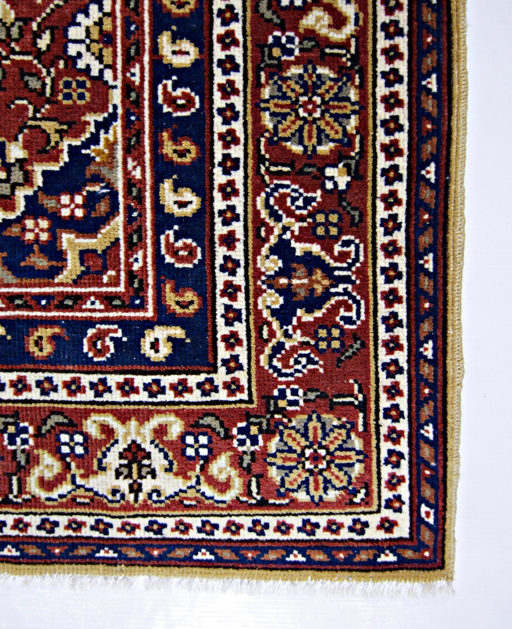 Handmade Vintage Turkish Kayseri Prayer Rug | 144 x 99 cm | 4'9" x 3'3" - Najaf Rugs & Textile