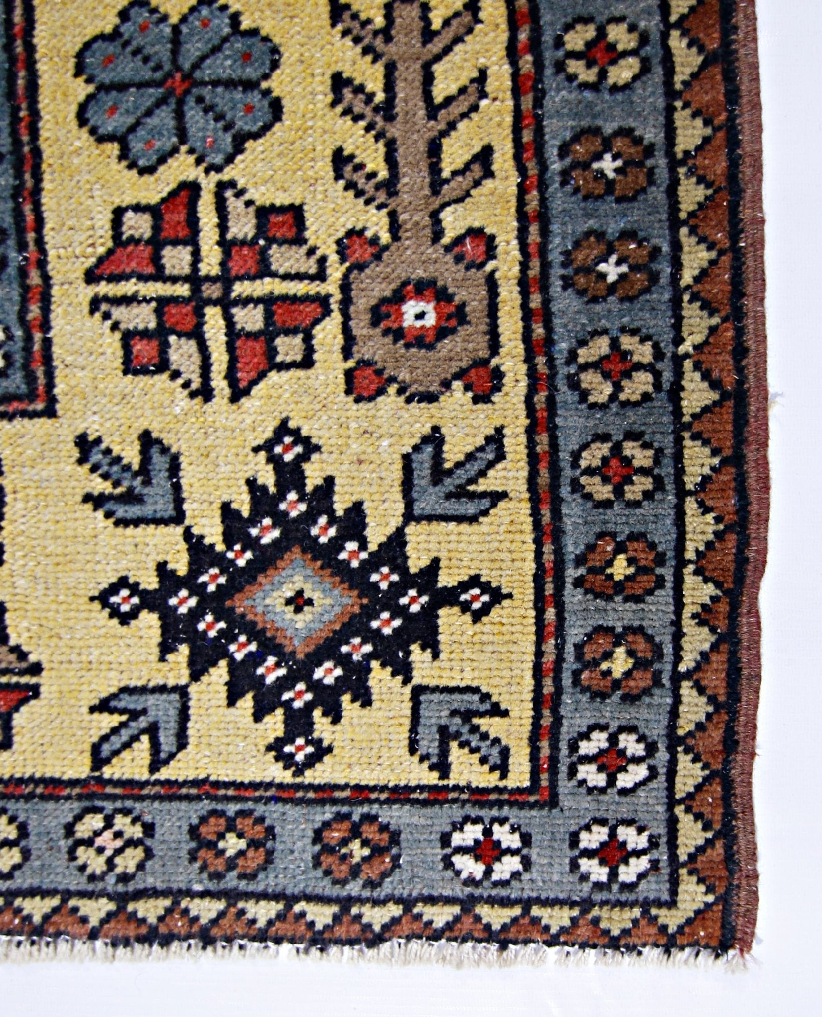 Handmade Vintage Turkish Kayseri Prayer Rug | 198 x 122 cm | 6'6" x 4' - Najaf Rugs & Textile