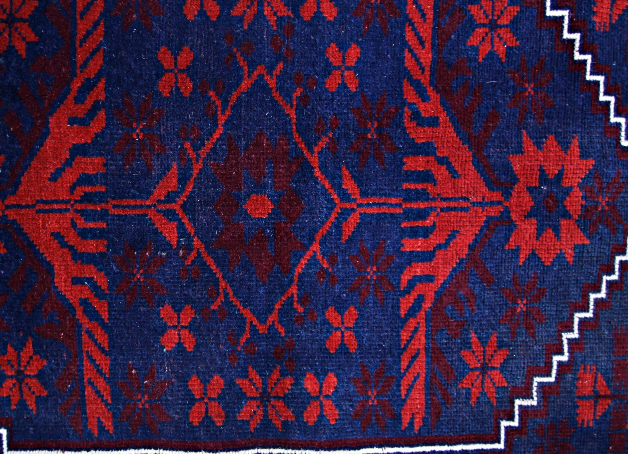 Handmade Vintage Turkish Rug | 121 x 79 cm | 4' x 2'7" - Najaf Rugs & Textile