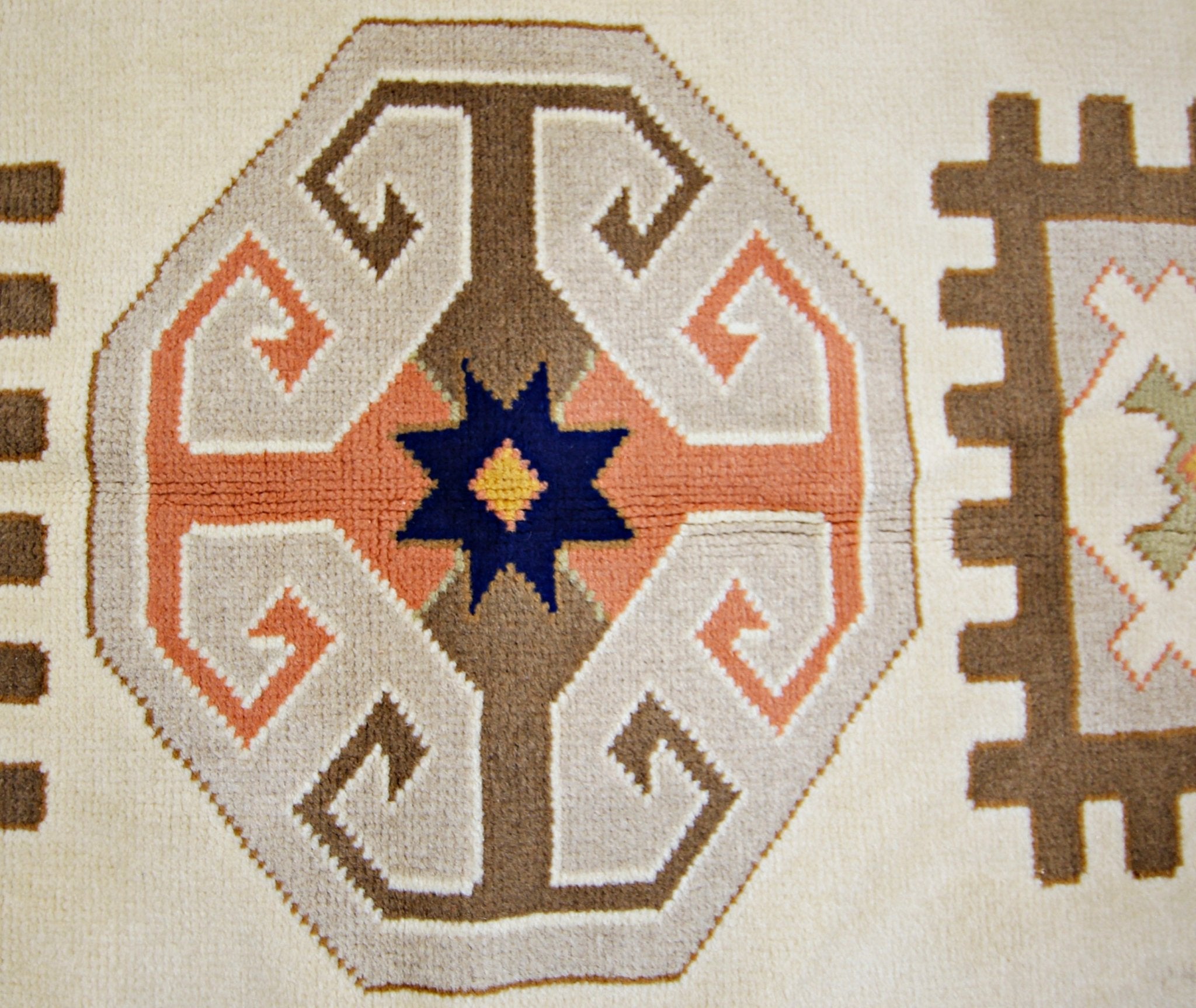 Handmade Vintage Turkish Rug | 139 x 95 cm | 4'7" x 3'1" - Najaf Rugs & Textile