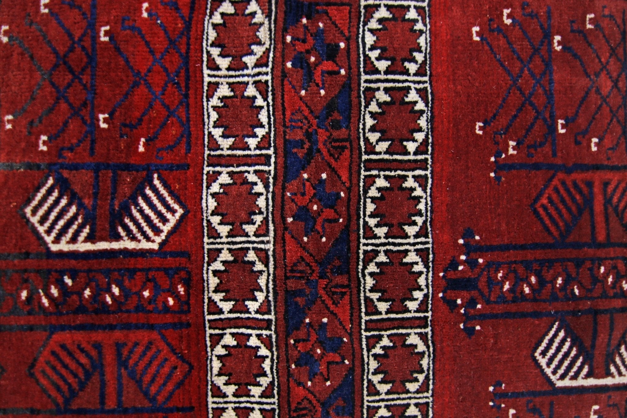 Handmade Vintage Turkmen Tekke Engsi Rug | 209 x 136 cm | 6'10" x 4'5" - Najaf Rugs & Textile