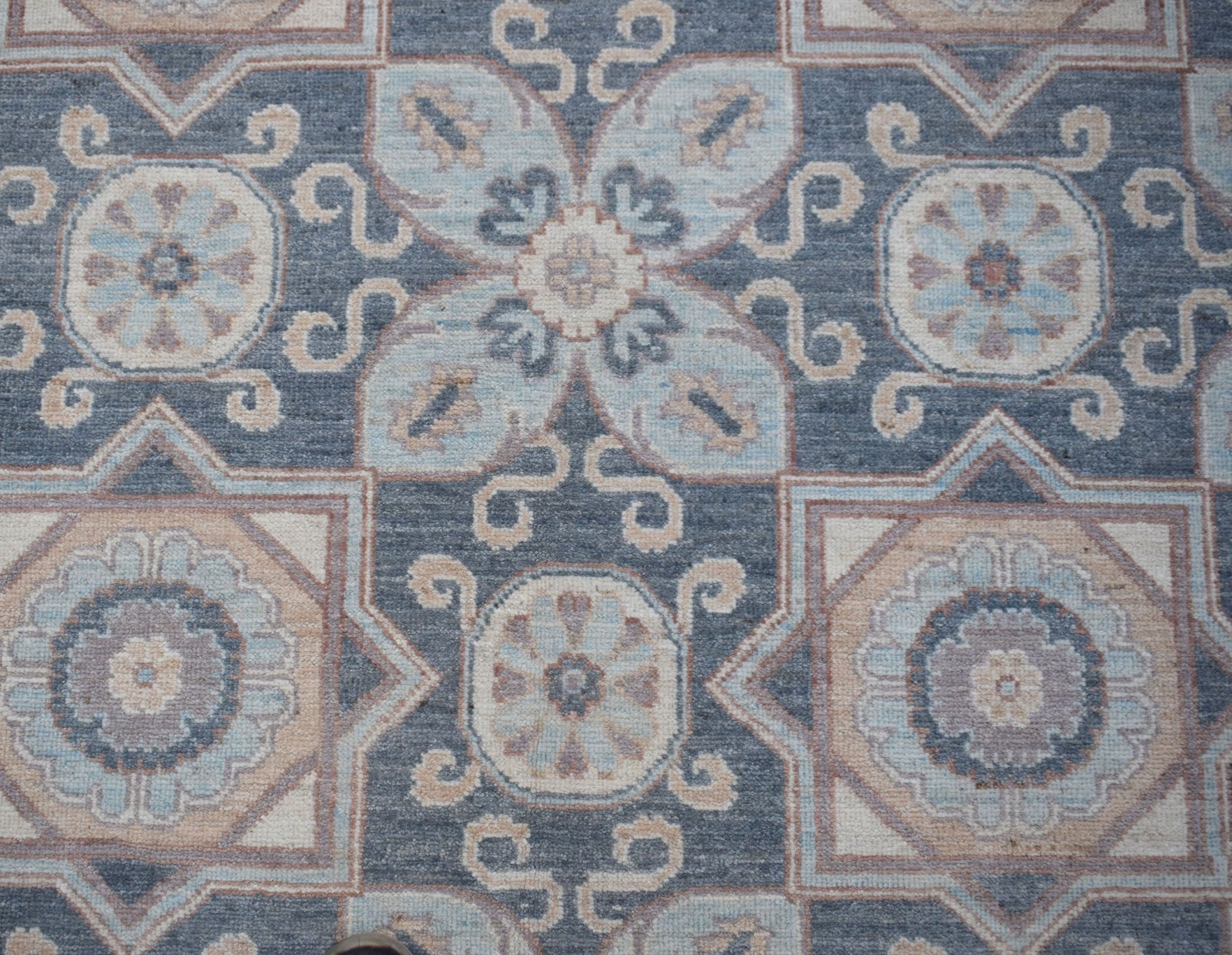 Handwoven Transitional Chobi Rug | 596 x 401 cm | 19'7" x 13'2" - Najaf Rugs & Textile