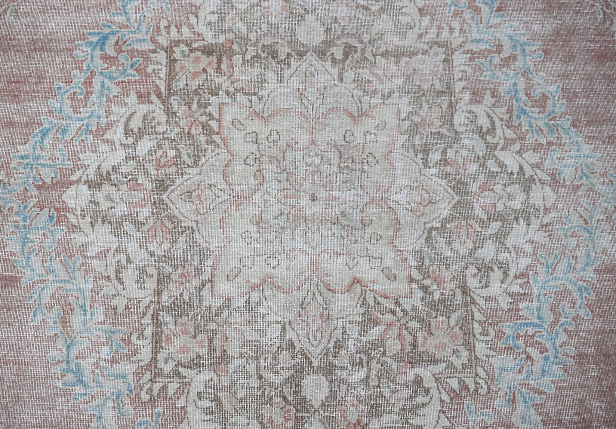 Handwoven Vintage Persian Kerman Rug | 391 x 292 cm | 12'10" x 9'7" - Najaf Rugs & Textile