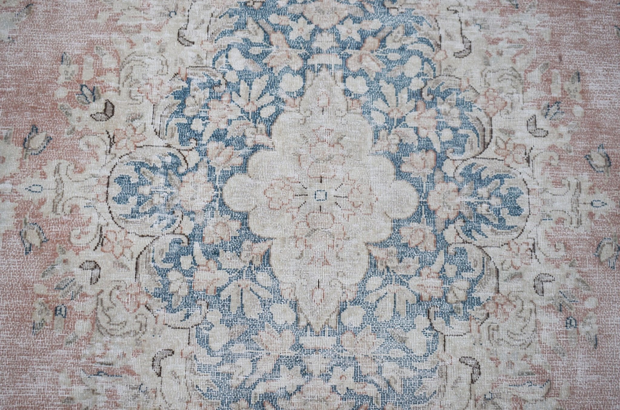 Handwoven Vintage Persian Kerman Rug | 397 x 298 cm | 13' x 9'10" - Najaf Rugs & Textile