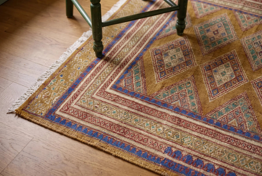 Rugs Around 250 × 180 cm