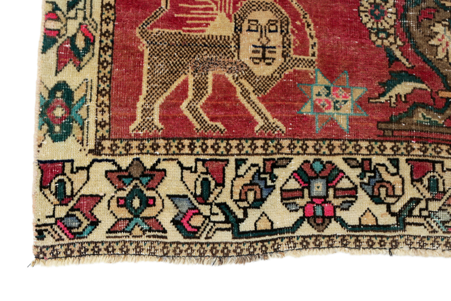 Vintage Persian Bakhtiari Rug – Hunting Scene
