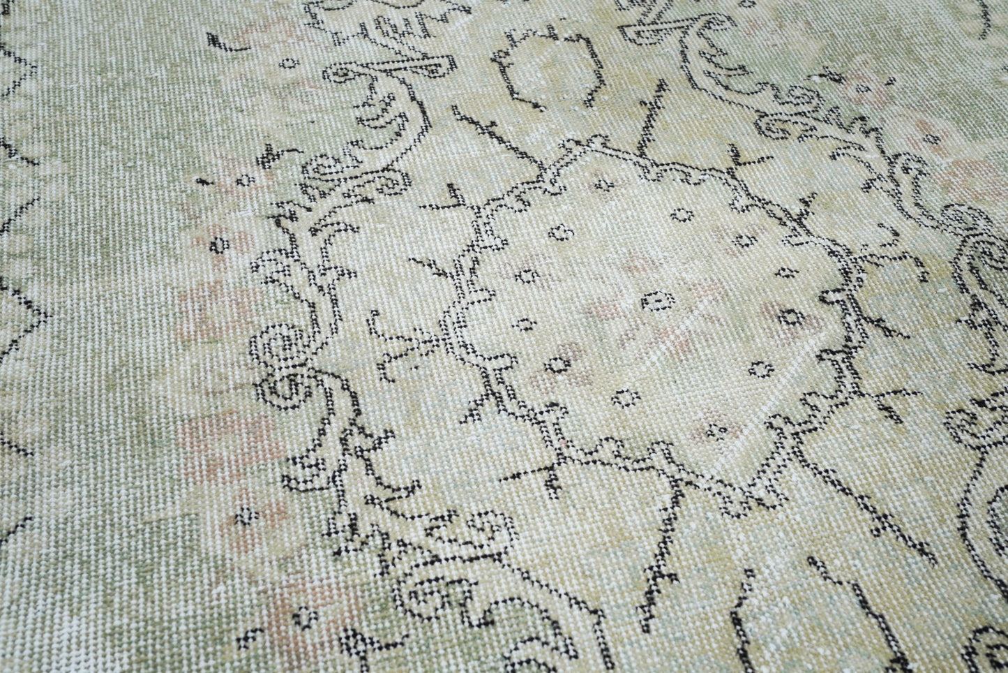 Handmade Vintage Turkish Isparta Rug | 176 x 98 cm | 5'7" x 3'2" - Najaf Rugs