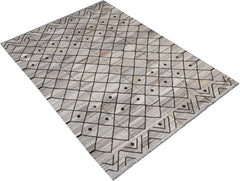 Handwoven Afghan Maimana kilim rug featuring a grey diamond pattern with small black accents.