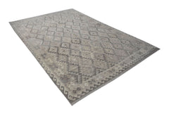 A rectangular, handwoven Afghan Maiamana kilim featuring a grey geometric diamond pattern.