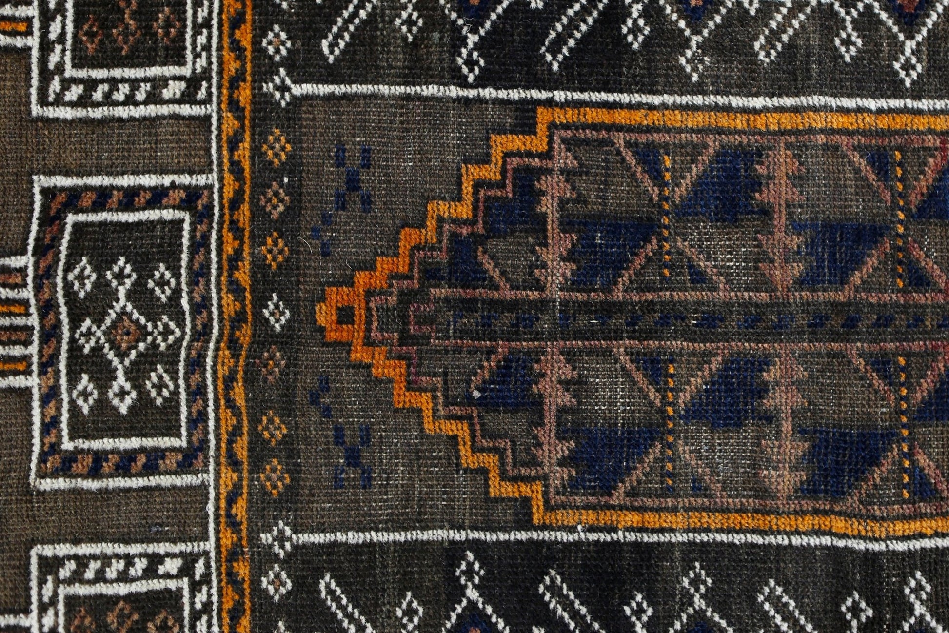 Handmade Vintage Balouch Prayer Rug | 130 x 78 cm | 4'3" x 2'7" - Najaf Rugs & Textile