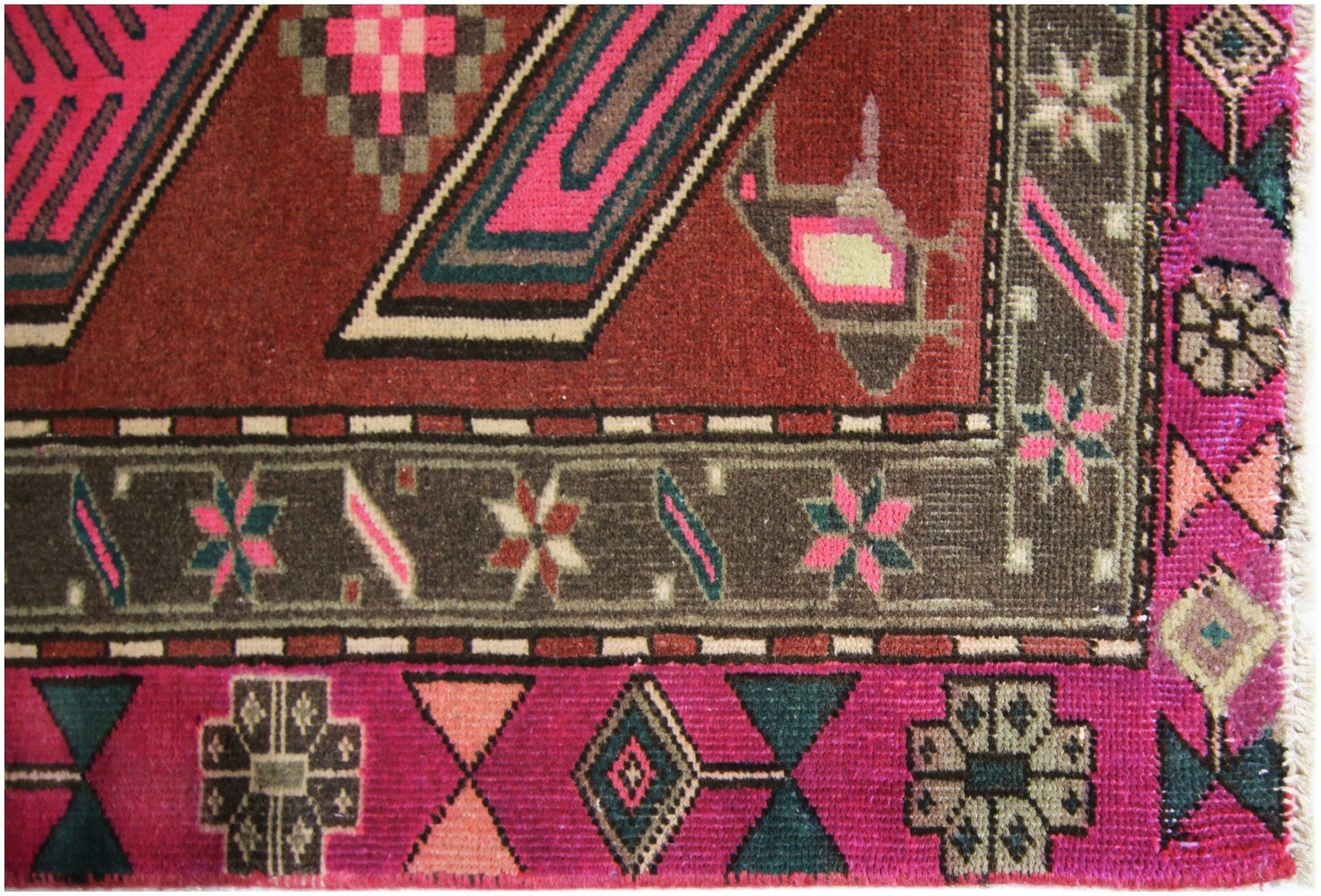 Handmade Vintage Persian Rug | 276 x 126 cm | 9'1" x 4'2" - Najaf Rugs & Textile