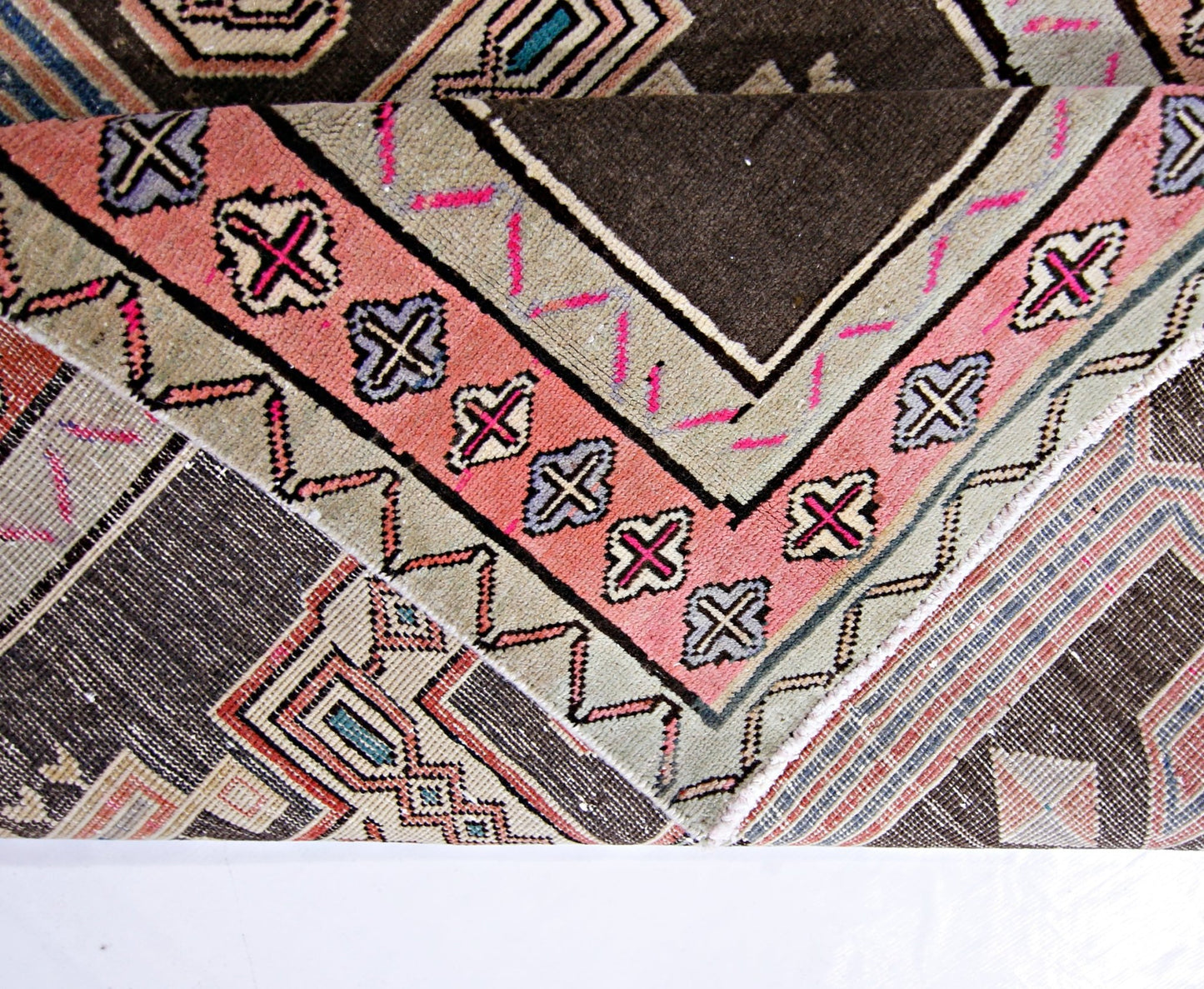 Handmade Vintage Persian Hallway Runner | 285 x 116 cm | 9'4" x 3'10" - Najaf Rugs & Textile