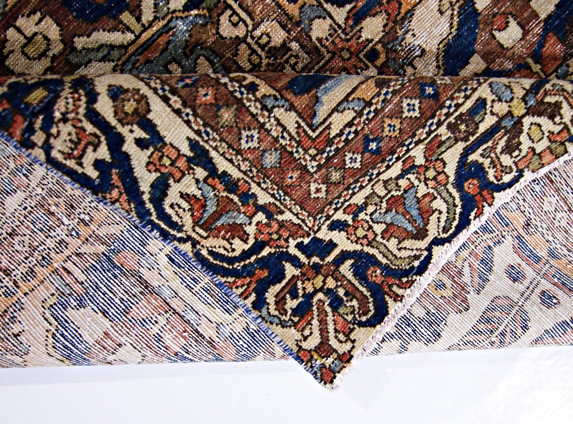 Handmade Vintage Persian Bakhtiari Rug | 181 x 154 cm | 5'11" x 5' - Najaf Rugs & Textile