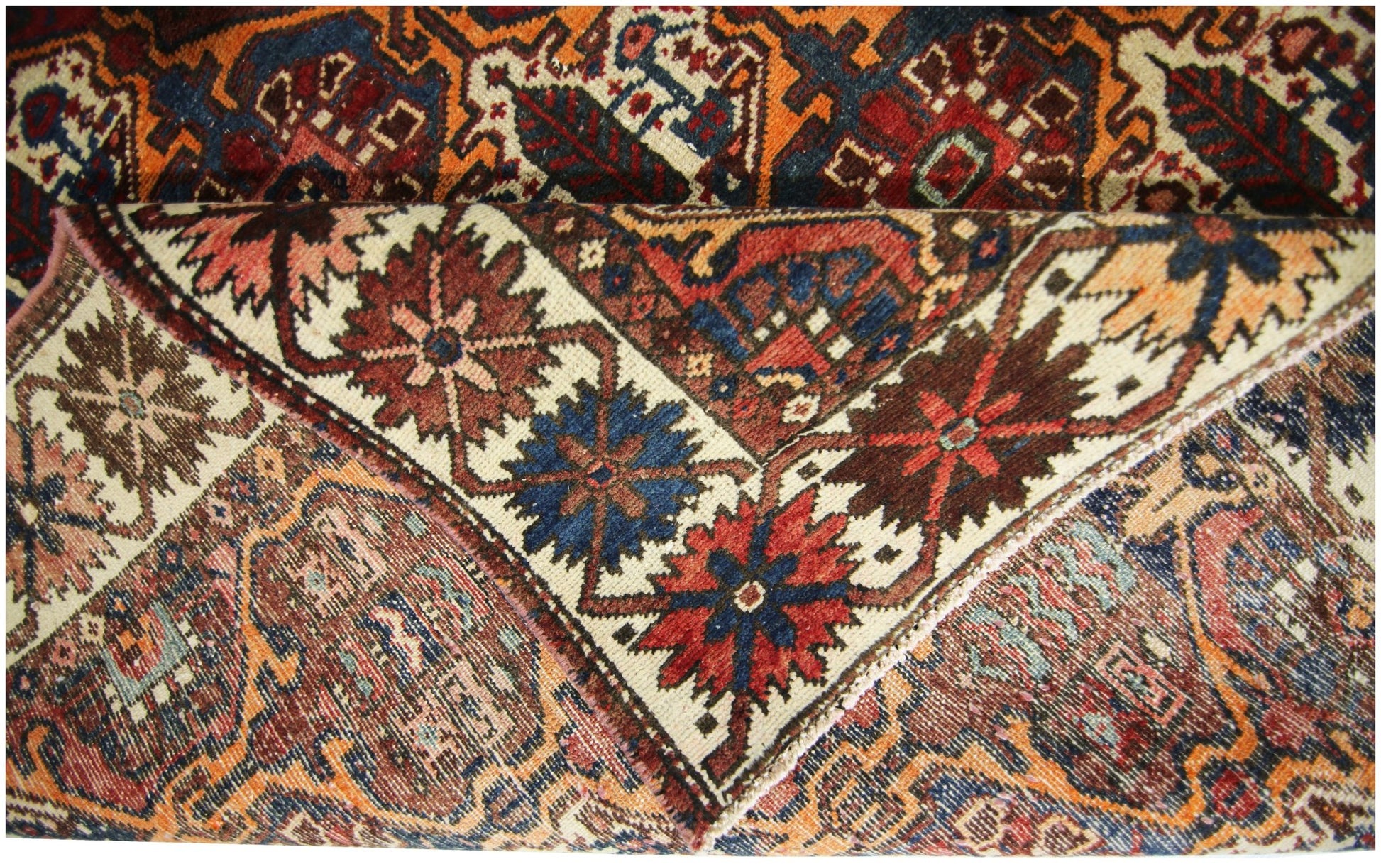Handmade Vintage Persian Bakhtiar Rug | 281 x 145 cm | 9'3" x 4'9" - Najaf Rugs & Textile
