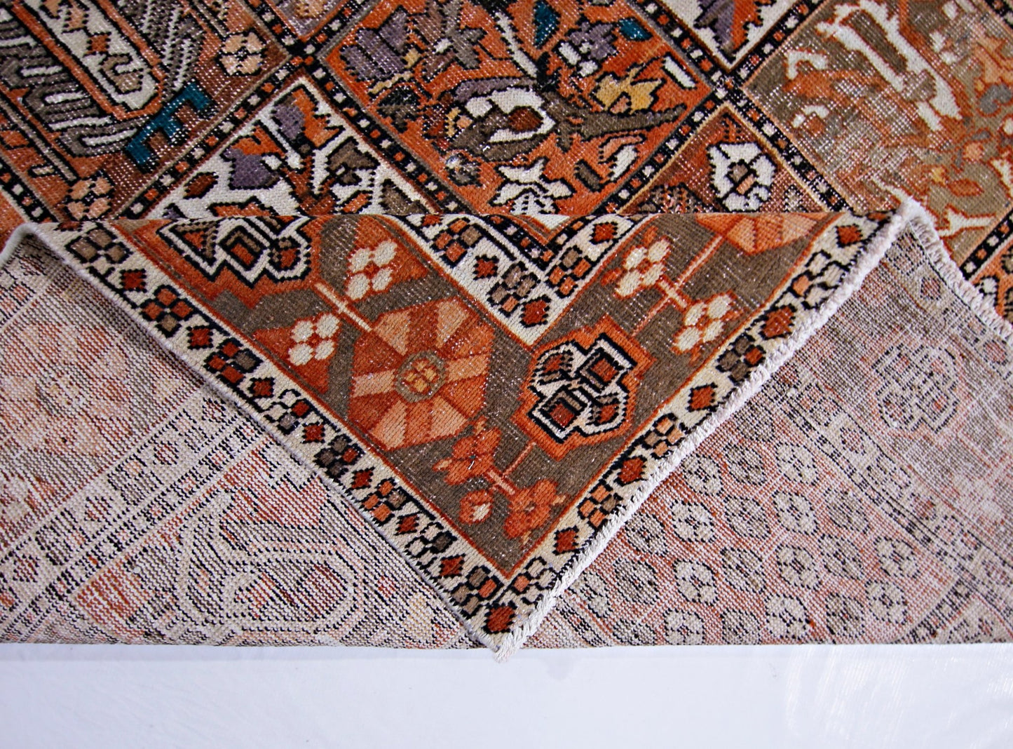Handmade Vintage Persian Bakhtiar Rug | 299 x 192 cm | 9'9" x 6'3" - Najaf Rugs & Textile