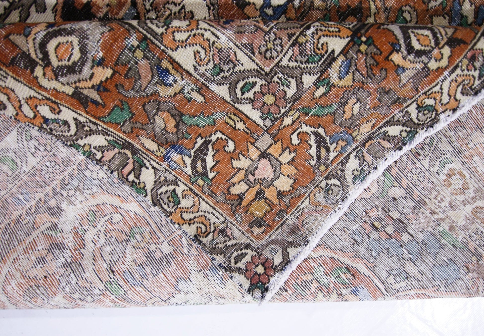 Handmade Vintage Persian Bakhtiar Rug | 314 x 200 cm | 10'4" x 6'7" - Najaf Rugs & Textile