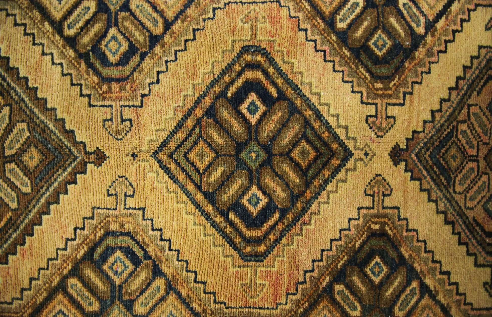 Handmade Vintage Persian Kerman Rug | 132 x 74 cm | 4'4" x 2'5" - Najaf Rugs & Textile