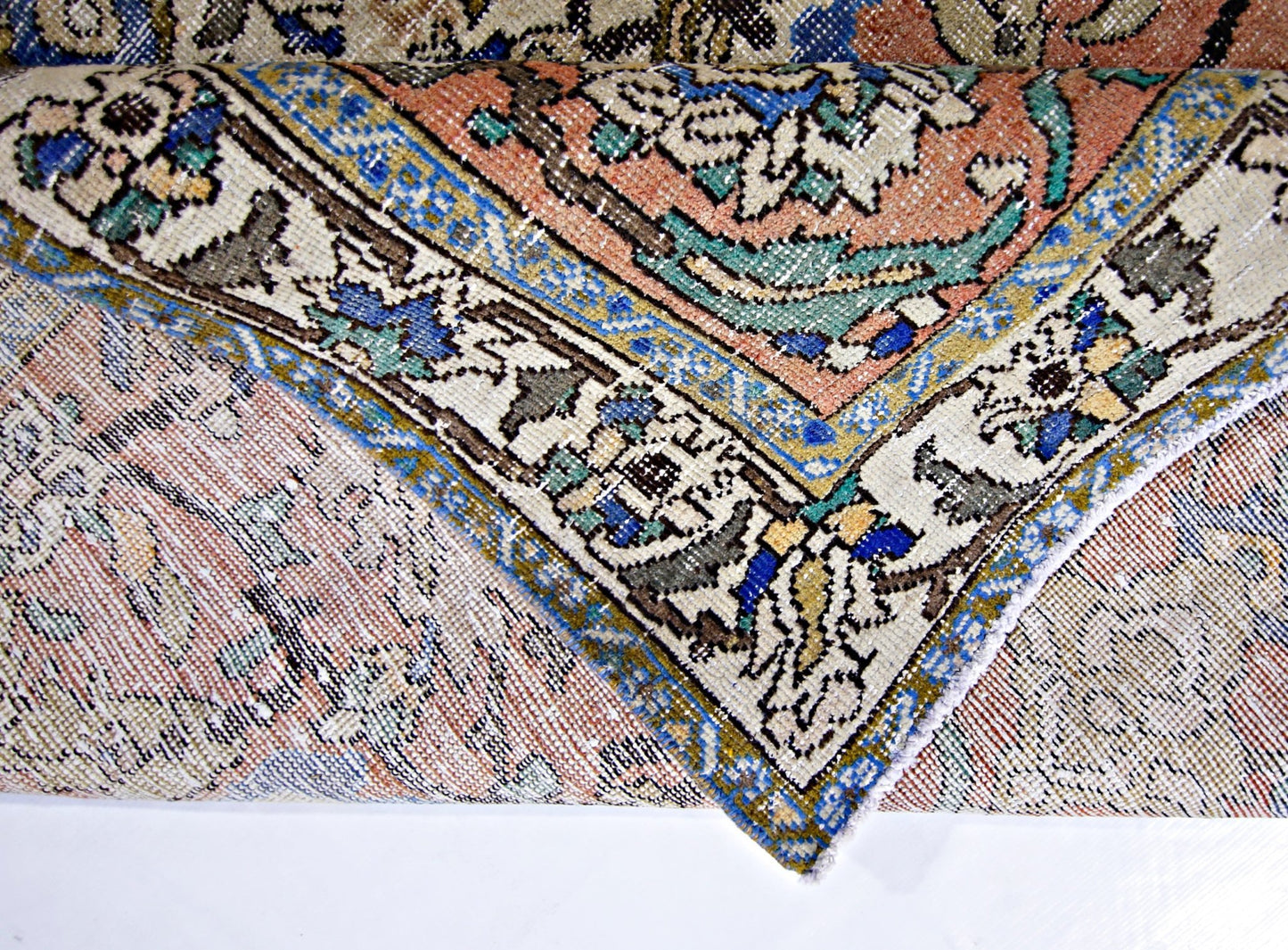 Handmade Vintage Persian Rug | 201 x 146 cm | 6'7" x 4'10" - Najaf Rugs & Textile