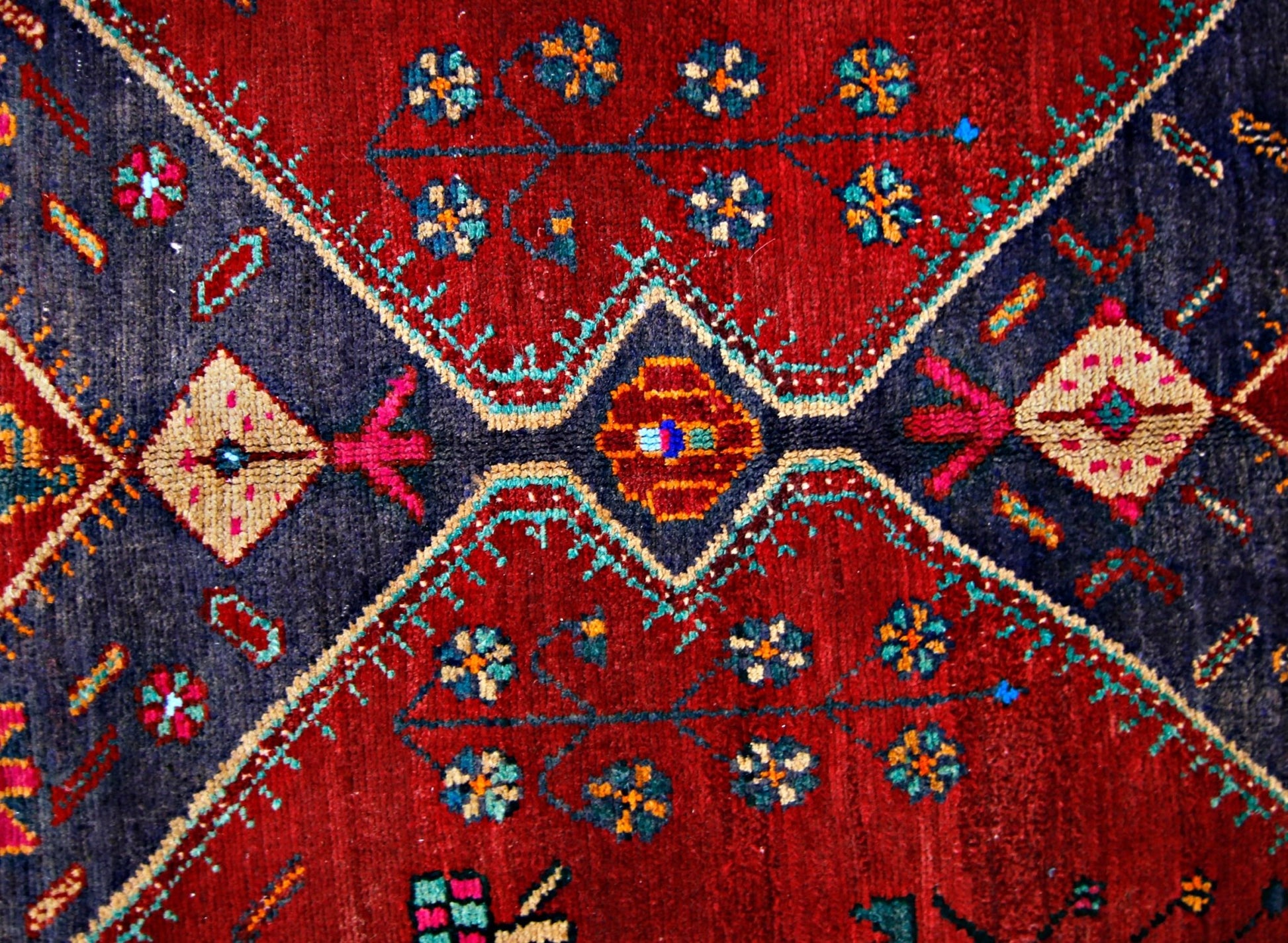 Handmade Vintage Persian Rug | 263 x 142 cm | 8'8" x 4'8" - Najaf Rugs & Textile
