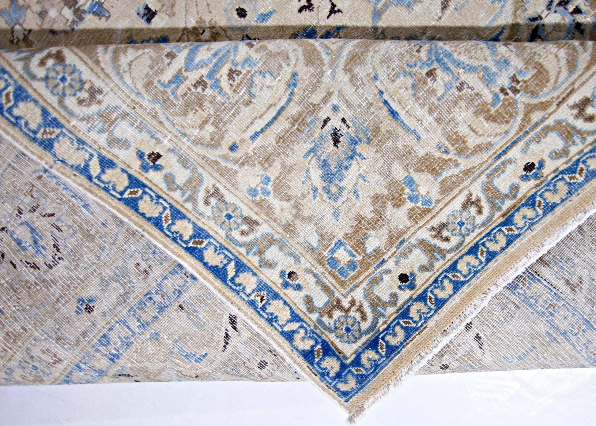 Handmade Vintage Persian Kerman Rug | 281 x 249 cm | 9'3" x 8'2" - Najaf Rugs & Textile