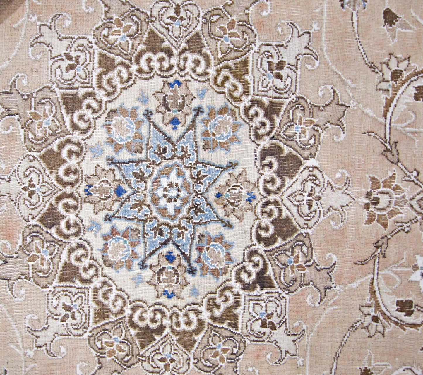 Handmade Vintage Persian Nain Rug | 255 x 171 cm | 8'4" x 5'7" - Najaf Rugs & Textile