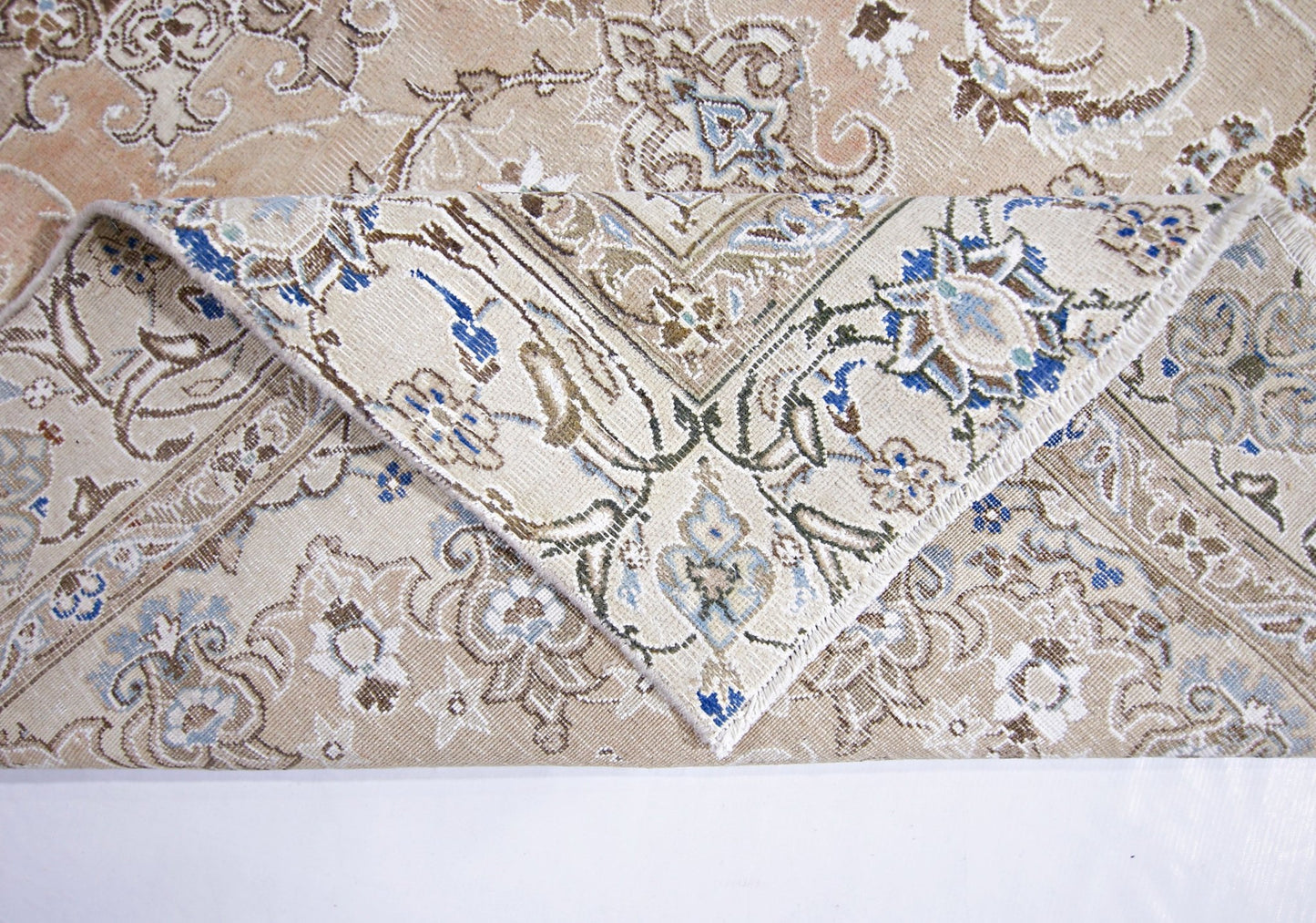 Handmade Vintage Persian Nain Rug | 255 x 171 cm | 8'4" x 5'7" - Najaf Rugs & Textile