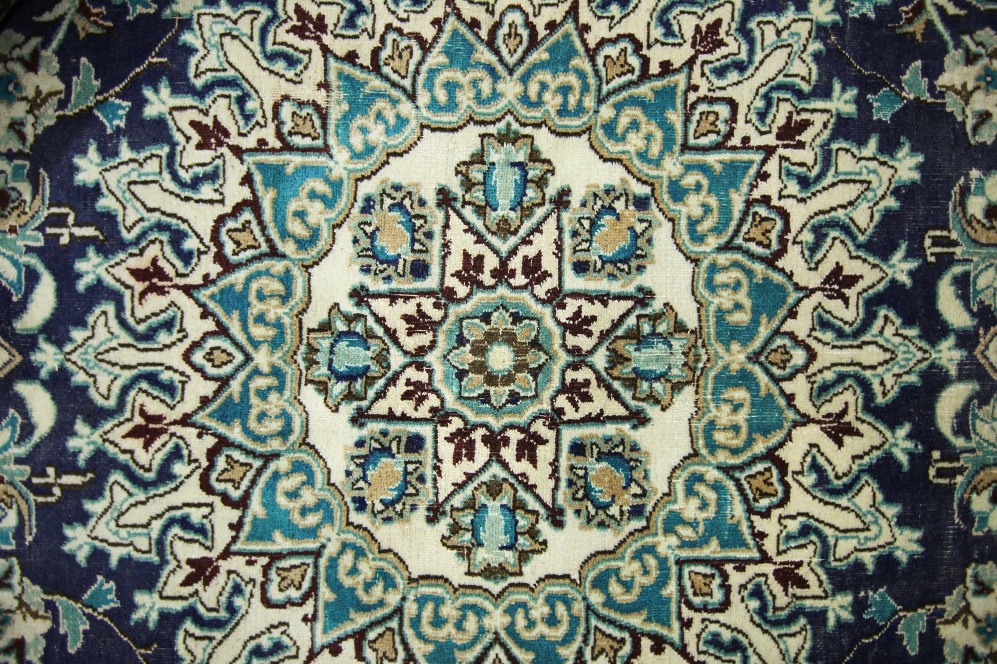 Handmade Vintage Persian Nain Rug | 276 x 191 cm | 9'1" x 6'3" - Najaf Rugs & Textile