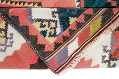 Handmade Vintage Persian Ghasghai Kilim | 265 x 154 cm | 8'8" x 5' - Najaf Rugs & Textile
